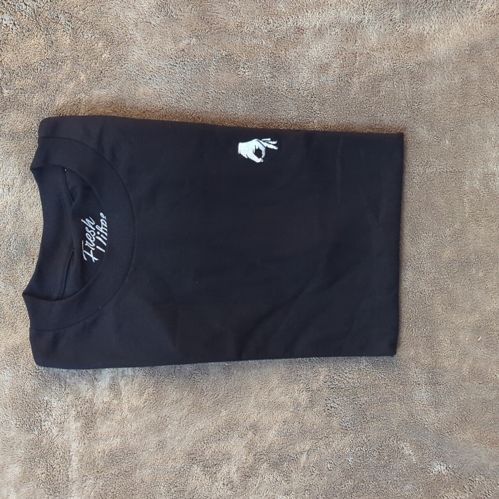 NWOT Fresh Vibes - Made you look t shirt
